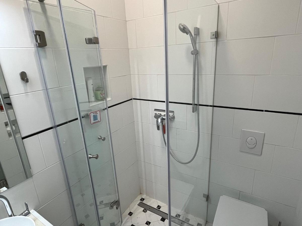 Studio Flat In The Center Of บูดาเปสต์ ภายนอก รูปภาพ